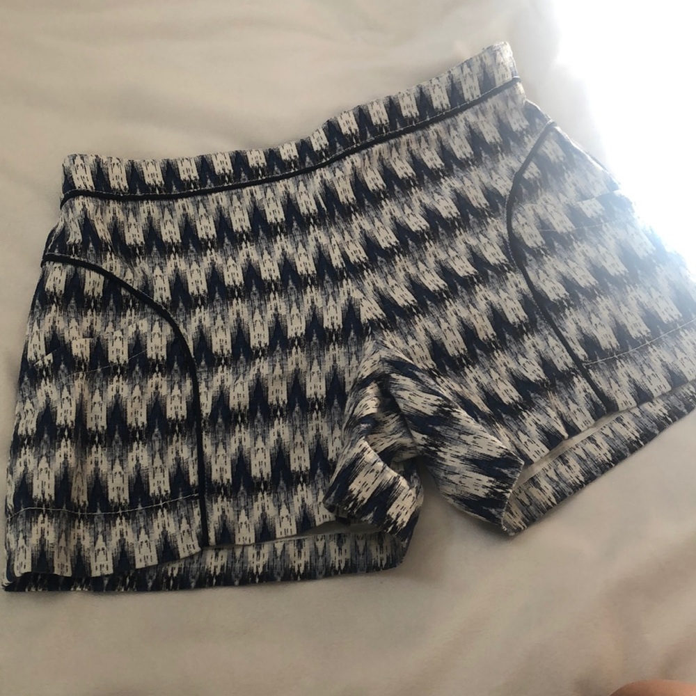 Anthropologie Shorts Size 2 Blue Pattern